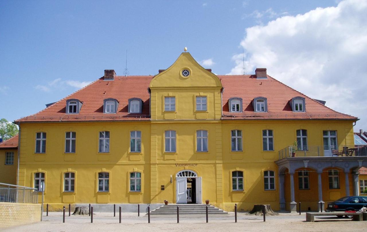 Hotel Vierseithof Luckenwalde Ngoại thất bức ảnh