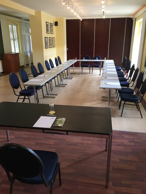 Hotel Vierseithof Luckenwalde Ngoại thất bức ảnh