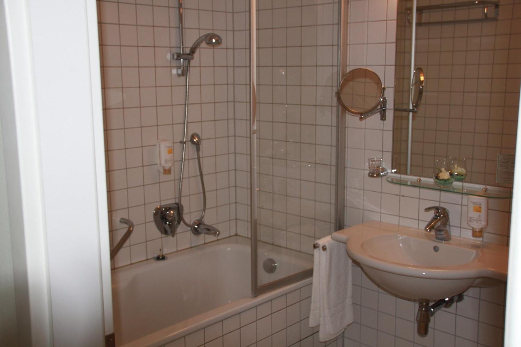 Hotel Vierseithof Luckenwalde Ngoại thất bức ảnh