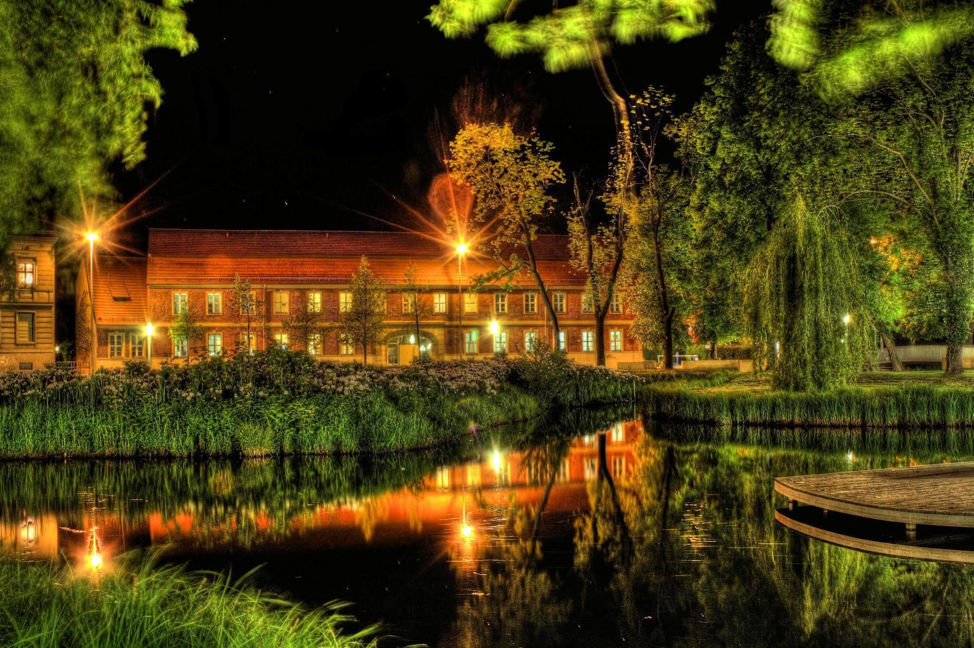 Hotel Vierseithof Luckenwalde Ngoại thất bức ảnh