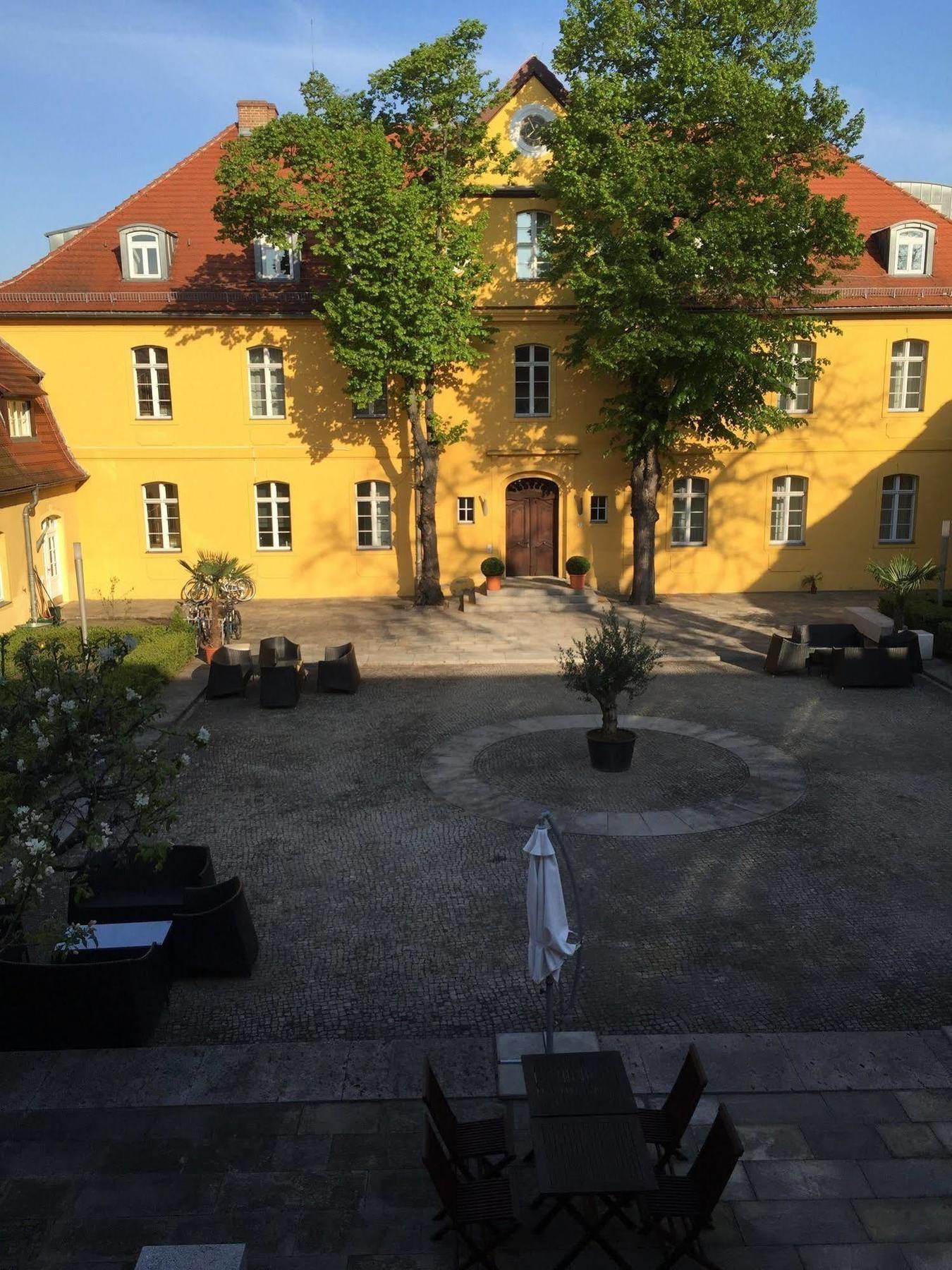 Hotel Vierseithof Luckenwalde Ngoại thất bức ảnh