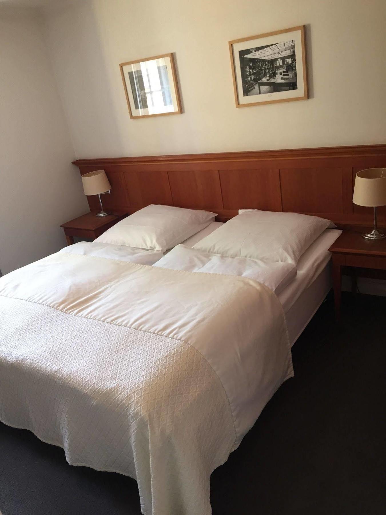 Hotel Vierseithof Luckenwalde Ngoại thất bức ảnh