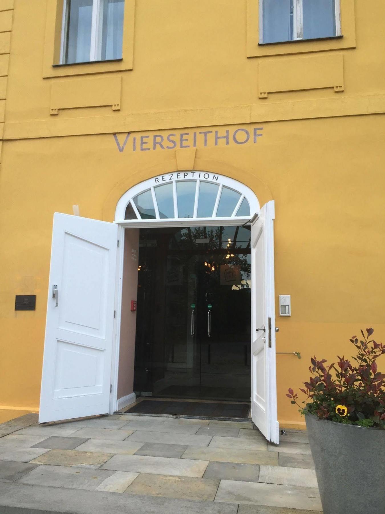 Hotel Vierseithof Luckenwalde Ngoại thất bức ảnh